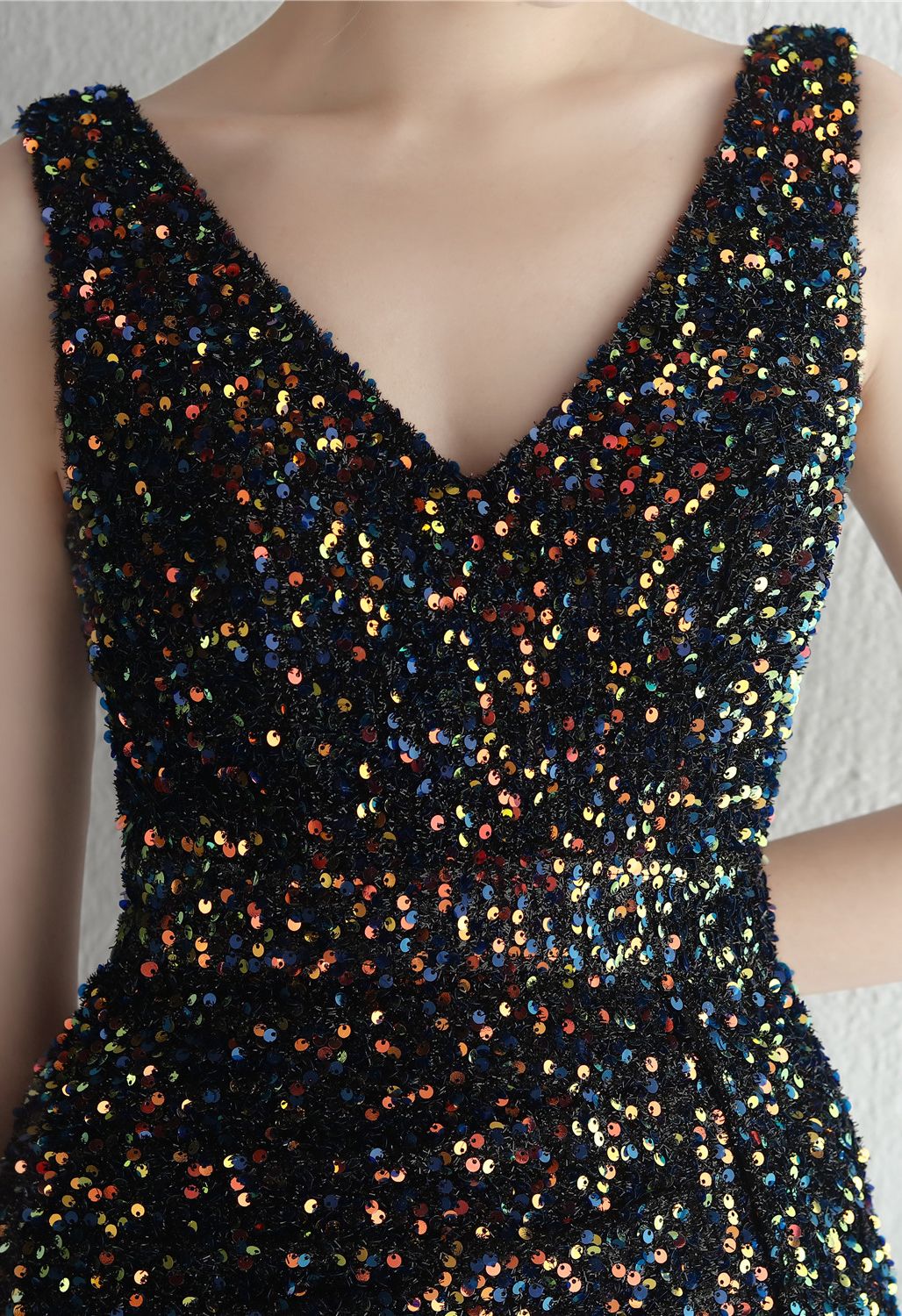 Glittering Sequin V-Neck Slit Gown in Black