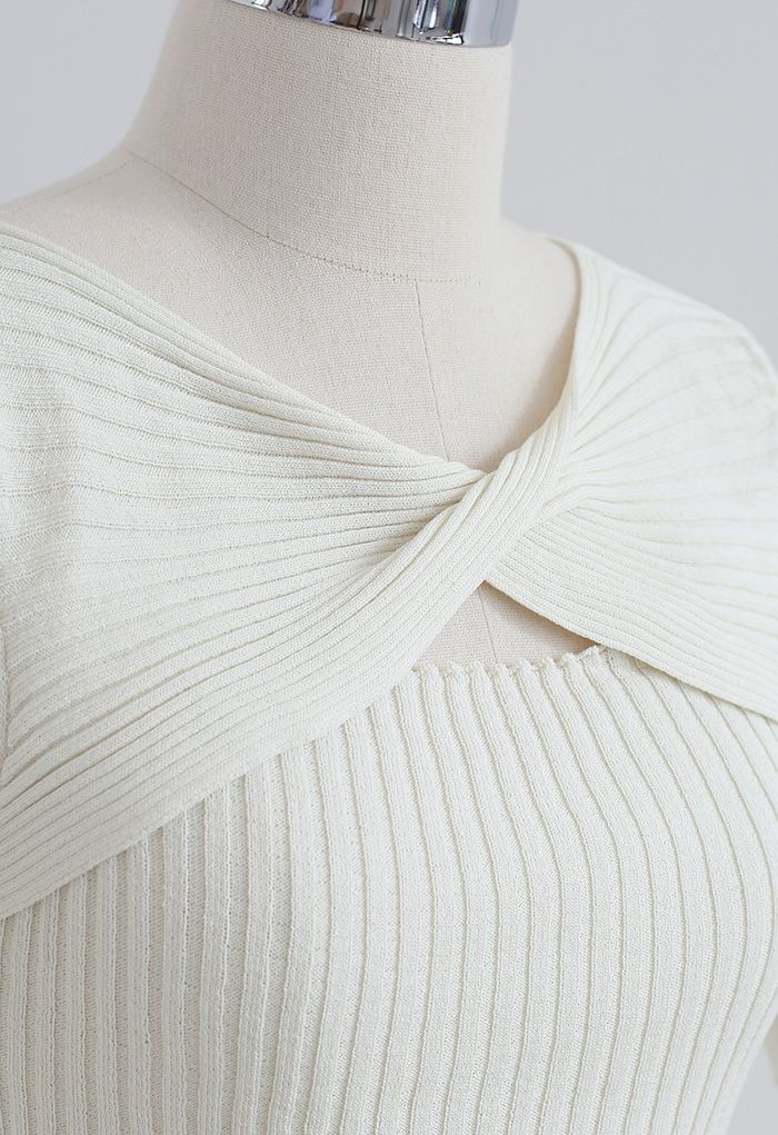 Dual-Use Twist Fitted Knit Top in Ivory