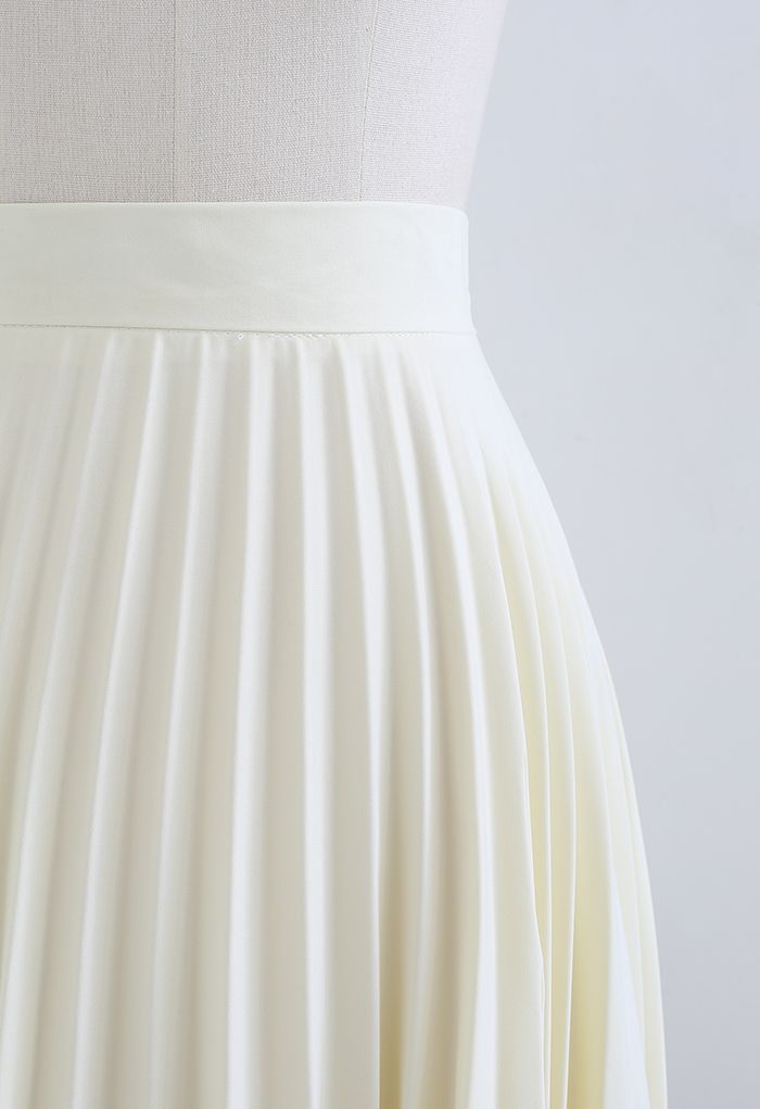 Two-Tone A-Line Pleated Skirt in Light Yellow