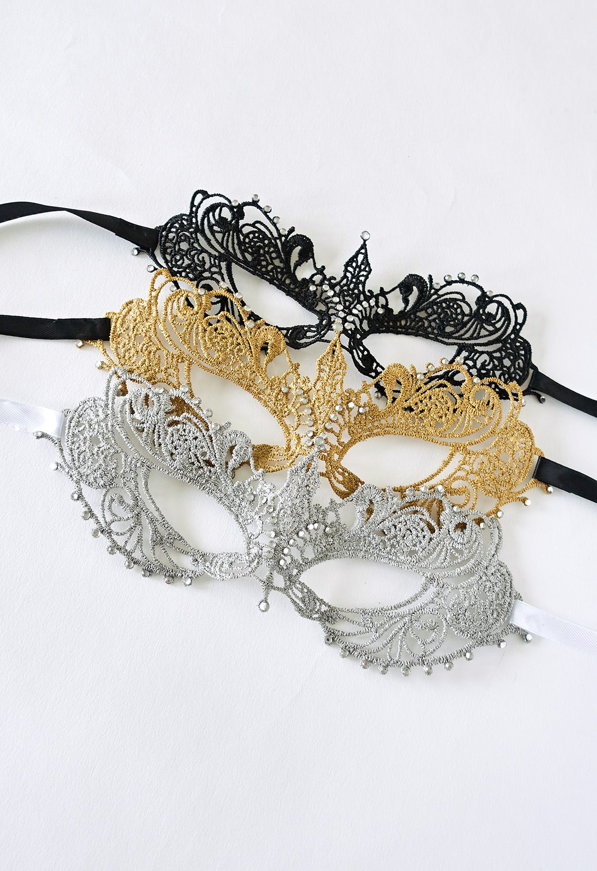 Zircon Trim Lace Ball Mask in Gold