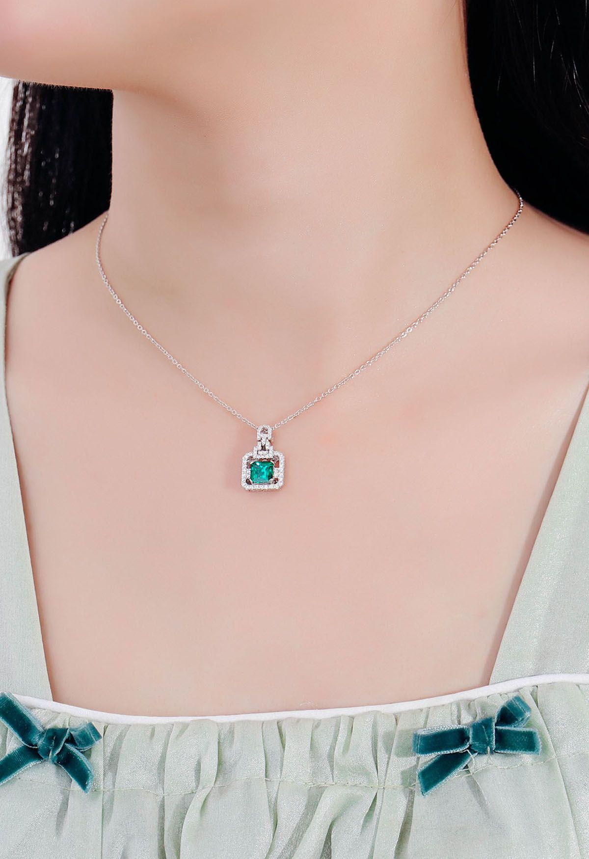 Asscher Cut Emerald Gem Necklace