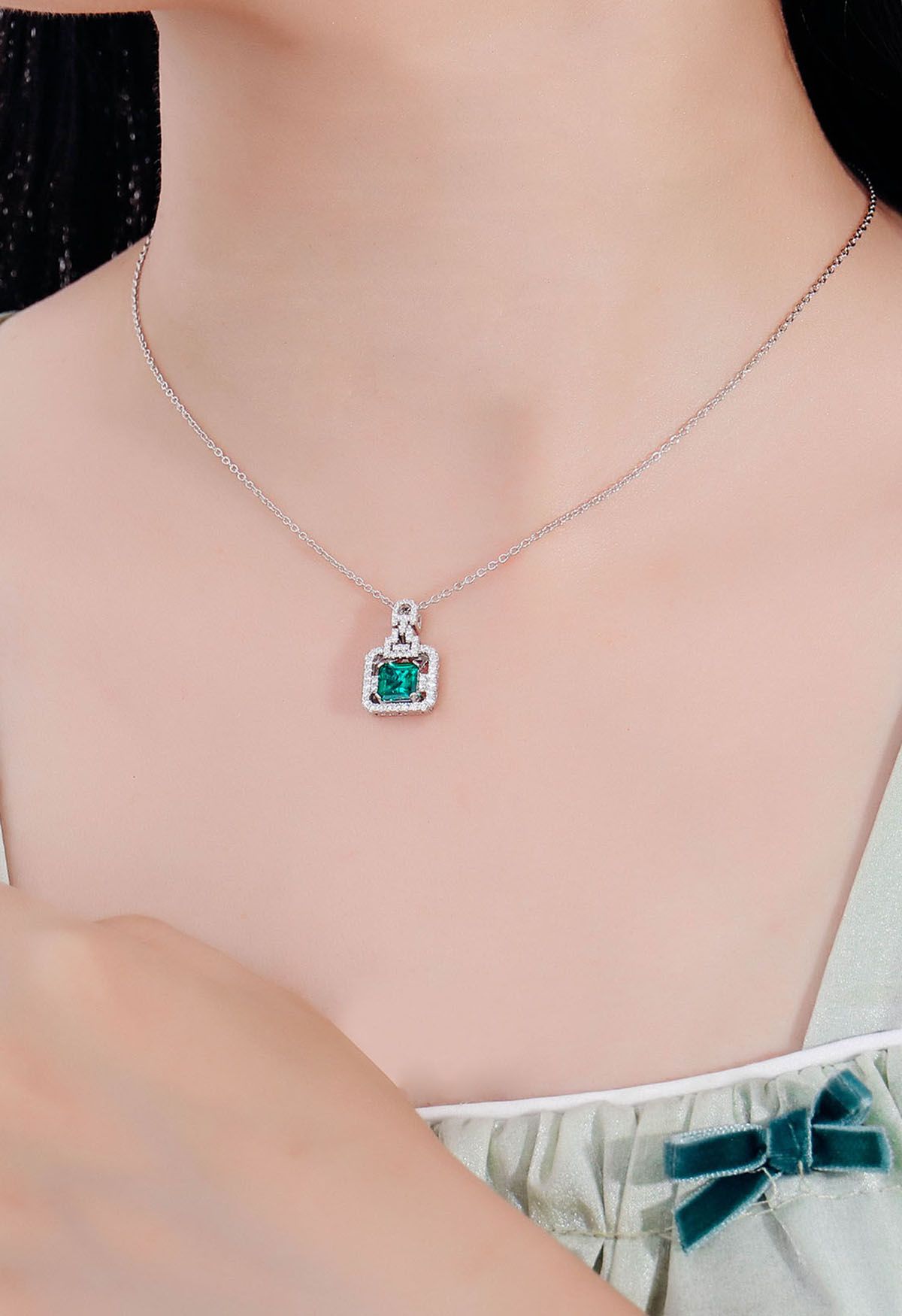 Asscher Cut Emerald Gem Necklace