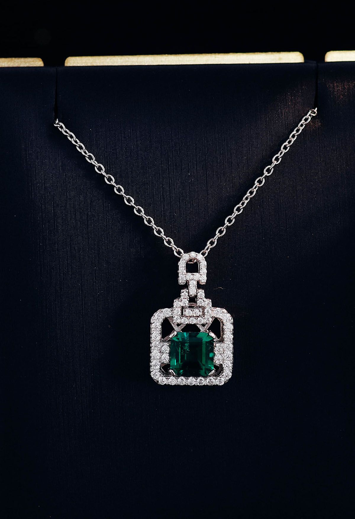 Asscher Cut Emerald Gem Necklace