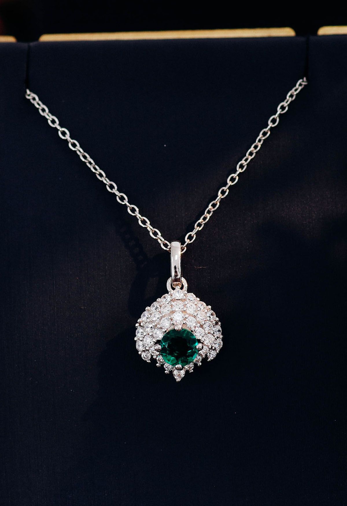 Emerald Gem Diamond Decor Necklace