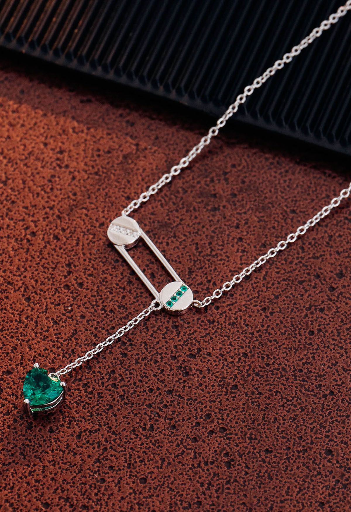 Paperclip Heart Shape Emerald Gem Necklace