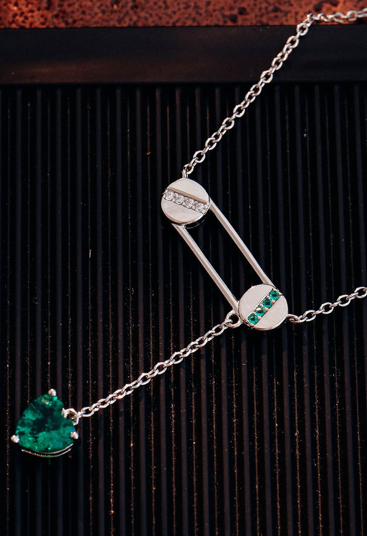 Paperclip Heart Shape Emerald Gem Necklace