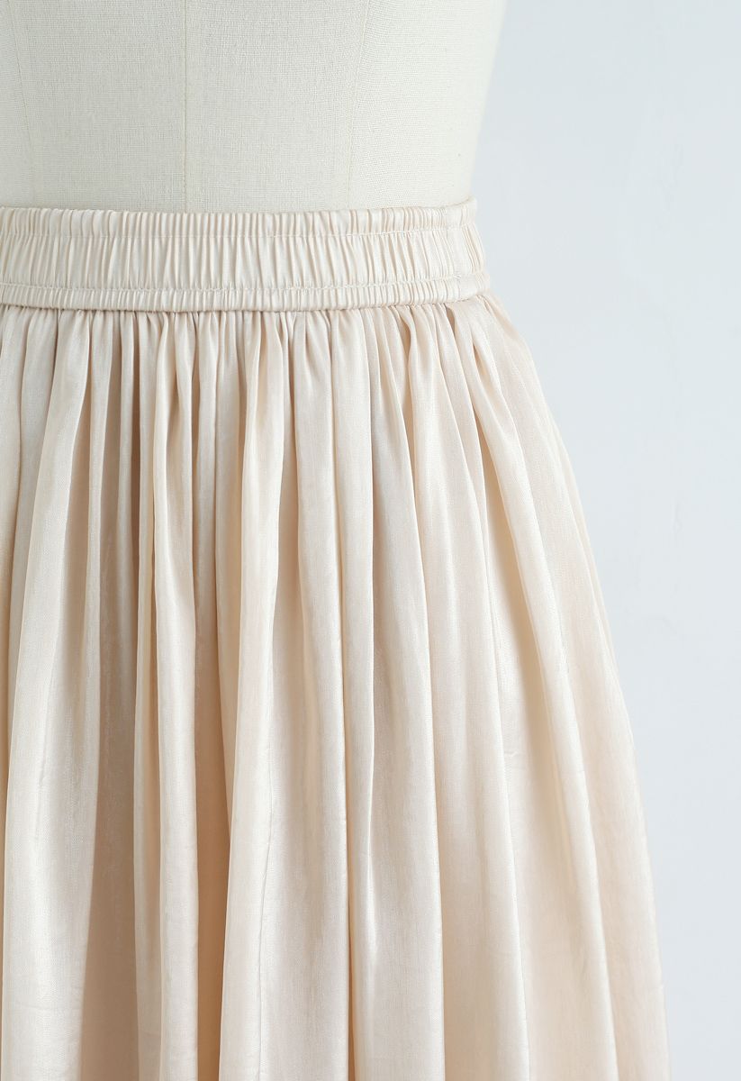 Sleek Beauties Pleated Midi Skirt in Gold